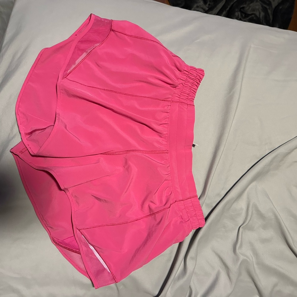 Lululemon 4 inch hotty hot shorts